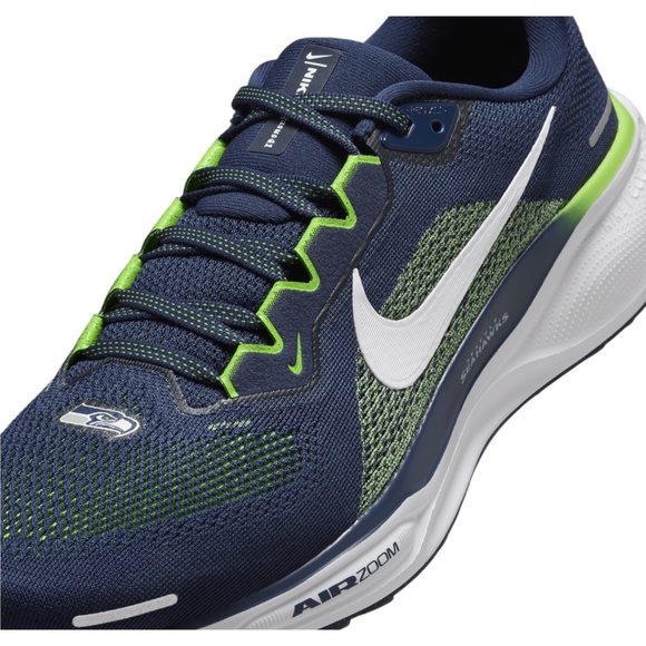 NIB men's 9 or 10 Nike Air Zoom Pegasus 41 Seattle Seahawks FZ5096-400 NFL - Picture 6 of 8